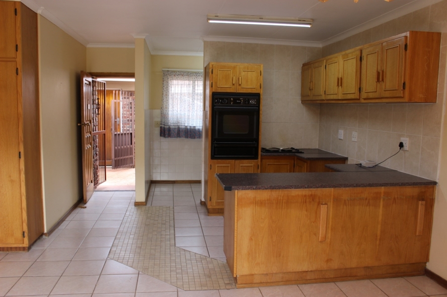 2 Bedroom Property for Sale in Heuwelsig Free State